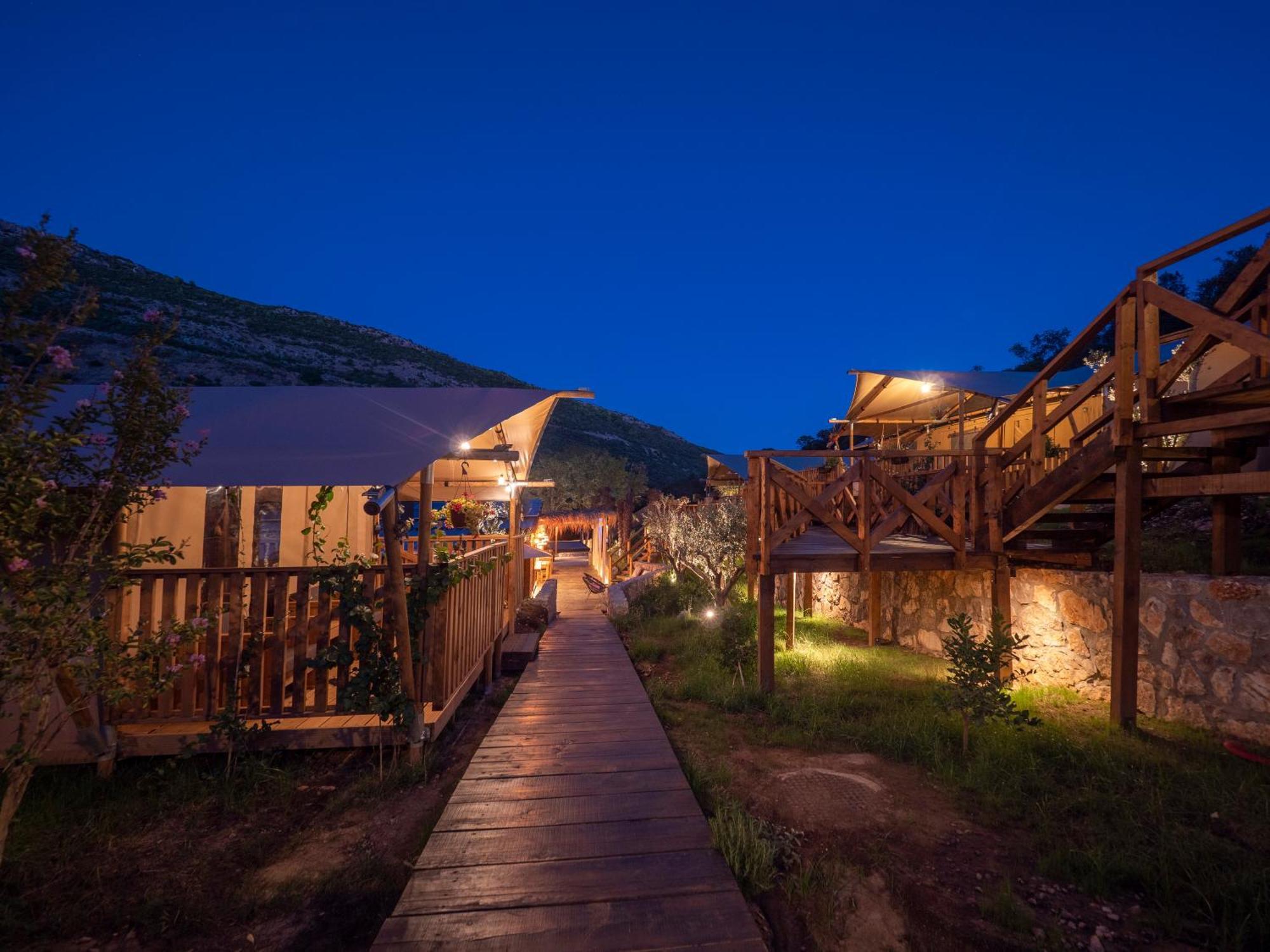 Hotel Sea Glamping Kotor Exterior foto
